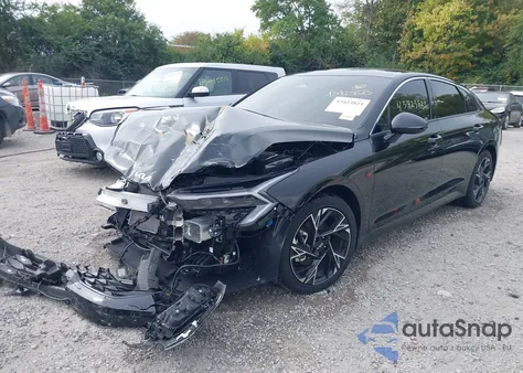 2025 Kia K5 Gt-Line z USA, uszkodzony, nr VIN KNAG64J72S5378355